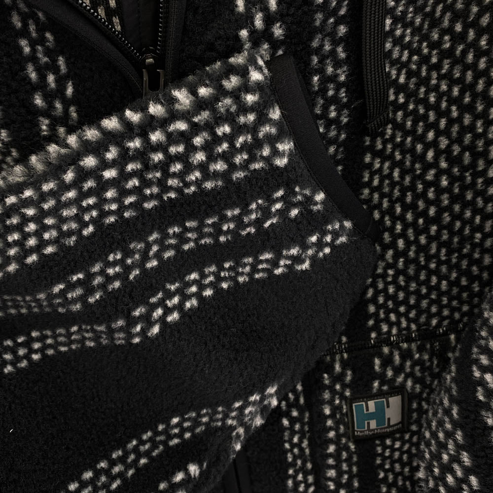 DESCENDANT ディセンダント 24AW HH52451DC HELLY HANSEN ヘリーハンセン SPICOLI HOODED JACKET FIBERPILE フーデッド パイル メキシコ ジャケット ジップアップ パーカー フーディ ブラック系 L【新古品】【未使用】【中古】