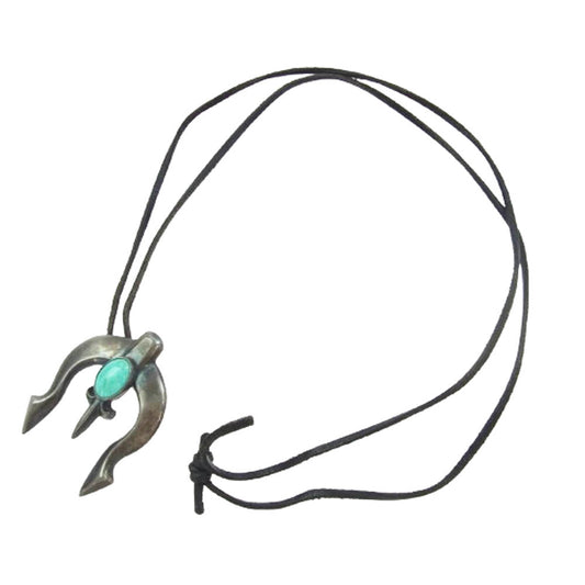 ナバホ族 Harrison Bitsue ハリソン・ビソイ ターコイズ ナジョーネ ネックレス ナジャ ペンダント シルバー系【中古】