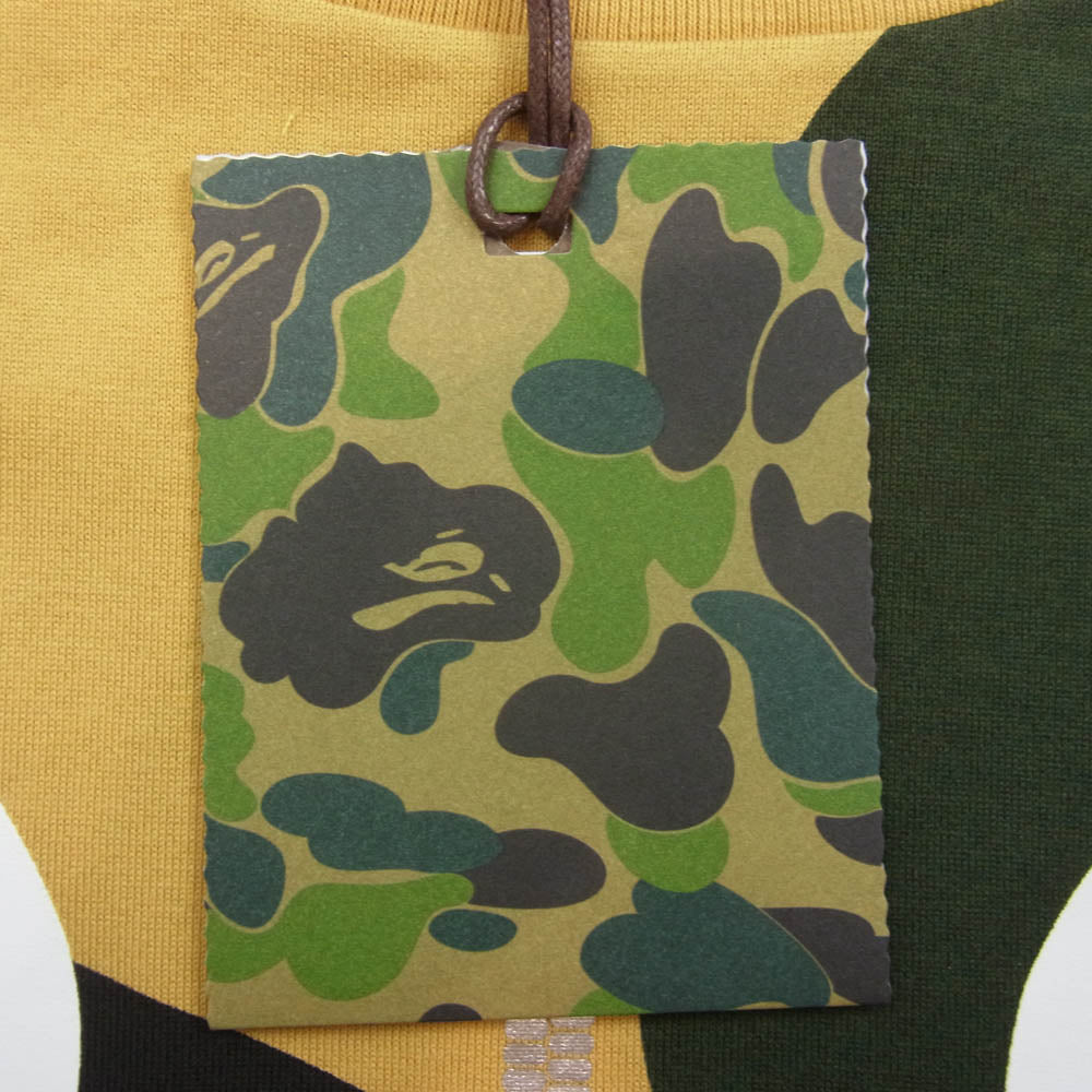 A BATHING APE アベイシングエイプ 1L30109011 GIANT 1ST CAMO SHARK TEE ジャイアント ファースト カモフラ 迷彩柄 シャーク 半袖 T シャツ イエロー系 M【新古品】【未使用】【中古】