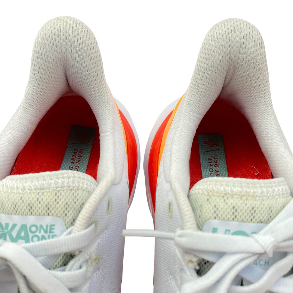 HOKA ONE ONE ホカ オネオネ MACH 4 1113528 マッハ 4 スニーカー ホワイト系 26cm【中古】