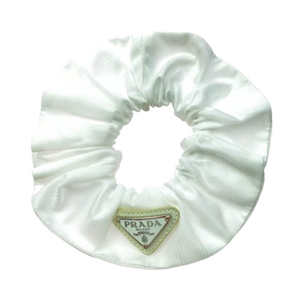 PRADA プラダ Re-Nylon トライアングルロゴプレート シュシュ ヘアアクセサリー ヘアゴム ホワイト系【中古】