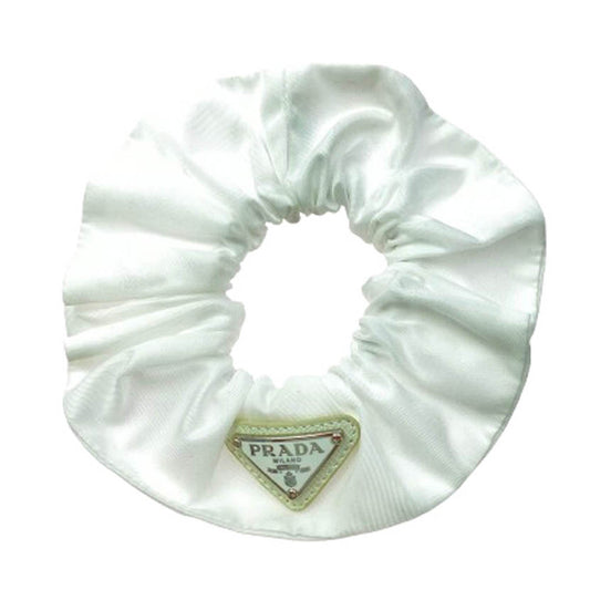 PRADA プラダ Re-Nylon トライアングルロゴプレート シュシュ ヘアアクセサリー ヘアゴム ホワイト系【中古】