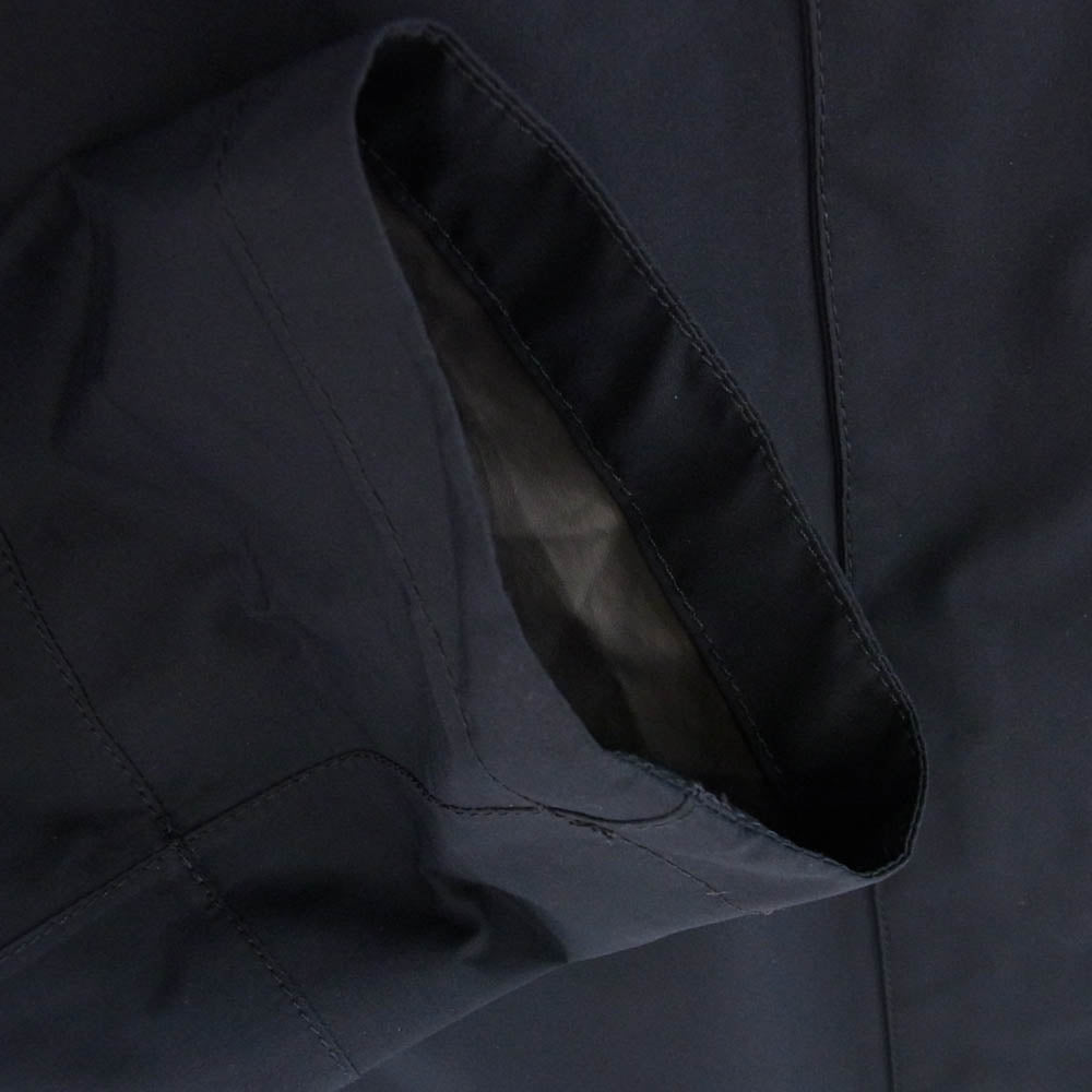 Herno ヘルノ PA006DL-11101-9290 Laminar GORE-TEX ラミナー ゴアテックス ナイロン フーデッド コート ブラック系 42【中古】
