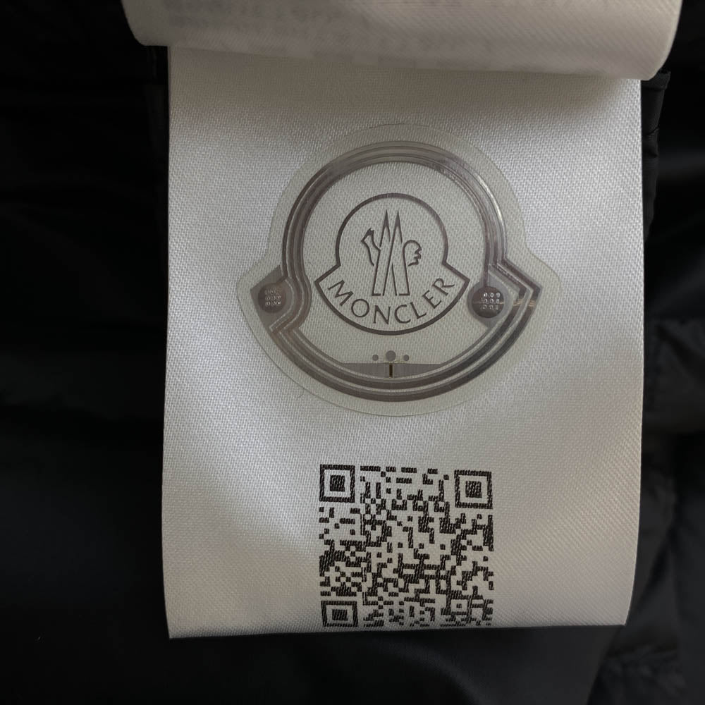 MONCLER モンクレール J20931A10200 LIANE ロゴワッペン ナイロン ダウン ベスト ブラック系 3【極上美品】【中古】
