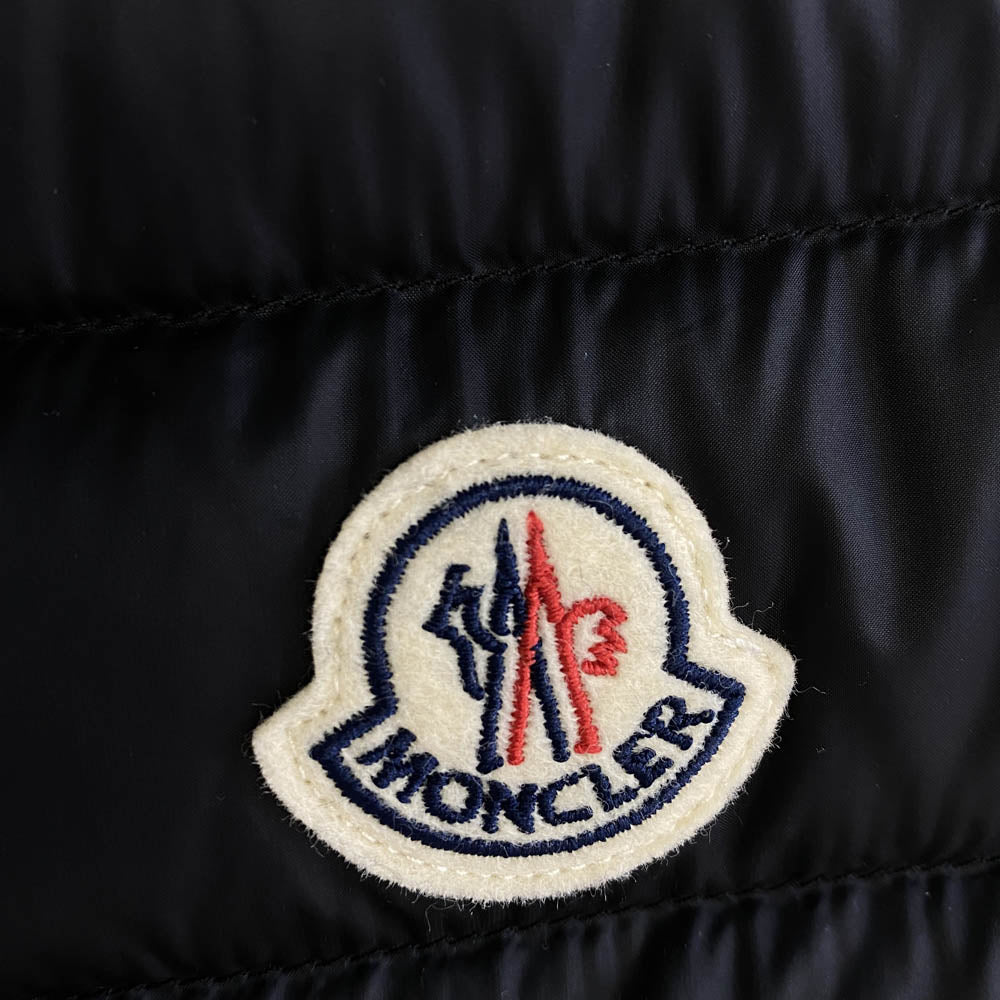 MONCLER モンクレール J20931A10200 LIANE ロゴワッペン ナイロン ダウン ベスト ブラック系 3【極上美品】【中古】