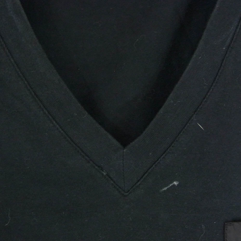 PRADA プラダ SJN251 Vネック カットソー ロゴ ナイロン 切替し 半袖 Vネック Tシャツ ブラック系 M【中古】