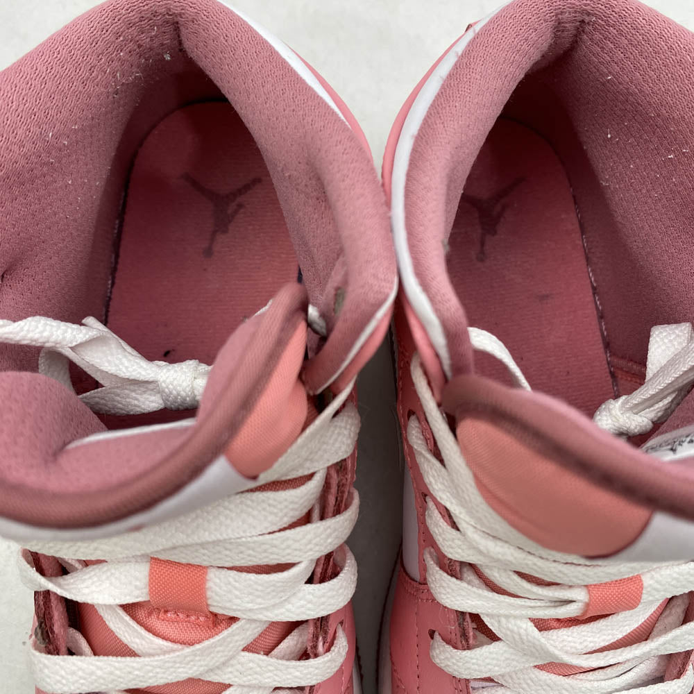 NIKE AIR JORDAN ナイキ ジョーダン DQ8423-616 GS Air Jordan 1 Mid Coral Chalk AJ1 エアジョーダン ミッド スニーカー ピンク系 23.5cm【中古】