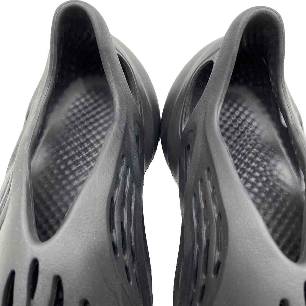 adidas アディダス HP8739 YEEZY FOAM RUNNER Onyx イージー フォームランナー オニキス スニーカー サンダル ブラック系 27.5cm【中古】