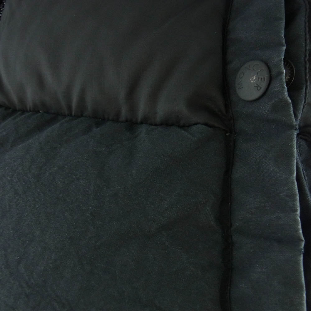 MONCLER モンクレール 20AW F20921A51710 × UNDEFEATED アンディフィーテッド ARENSKY アレンスキー ロゴプリント フード付き ダウン ジャケット ブラック系 3【中古】