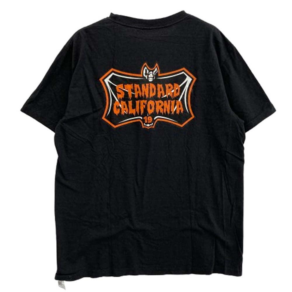 STANDARD CALIFORNIA スタンダードカリフォルニア 胸元 STANDARD CALIFORNIA コウモリ ロゴ 半袖 Tシャツ ブラック ブラック系 L【中古】