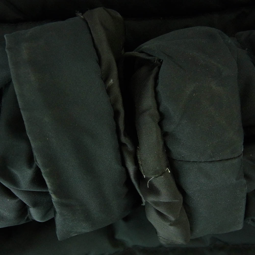 MONCLER モンクレール 国内正規品 スープリームスタグ 裏地ロゴワッペン総柄 フード付き ダウンジャケット ブラック系【中古】