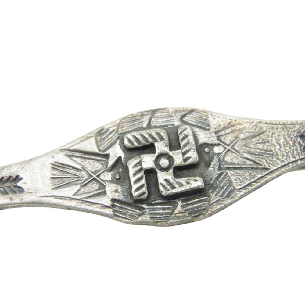 ナバホ族 アーティスト不明 Whirling Log Arrows ワーリングログ アロー ピンズ シルバー系【中古】
