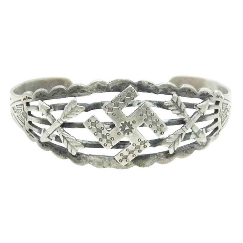 ナバホ族 アーティスト不明 Whirling Log Arrows ワーリングログ アロー バングル シルバー系【中古】