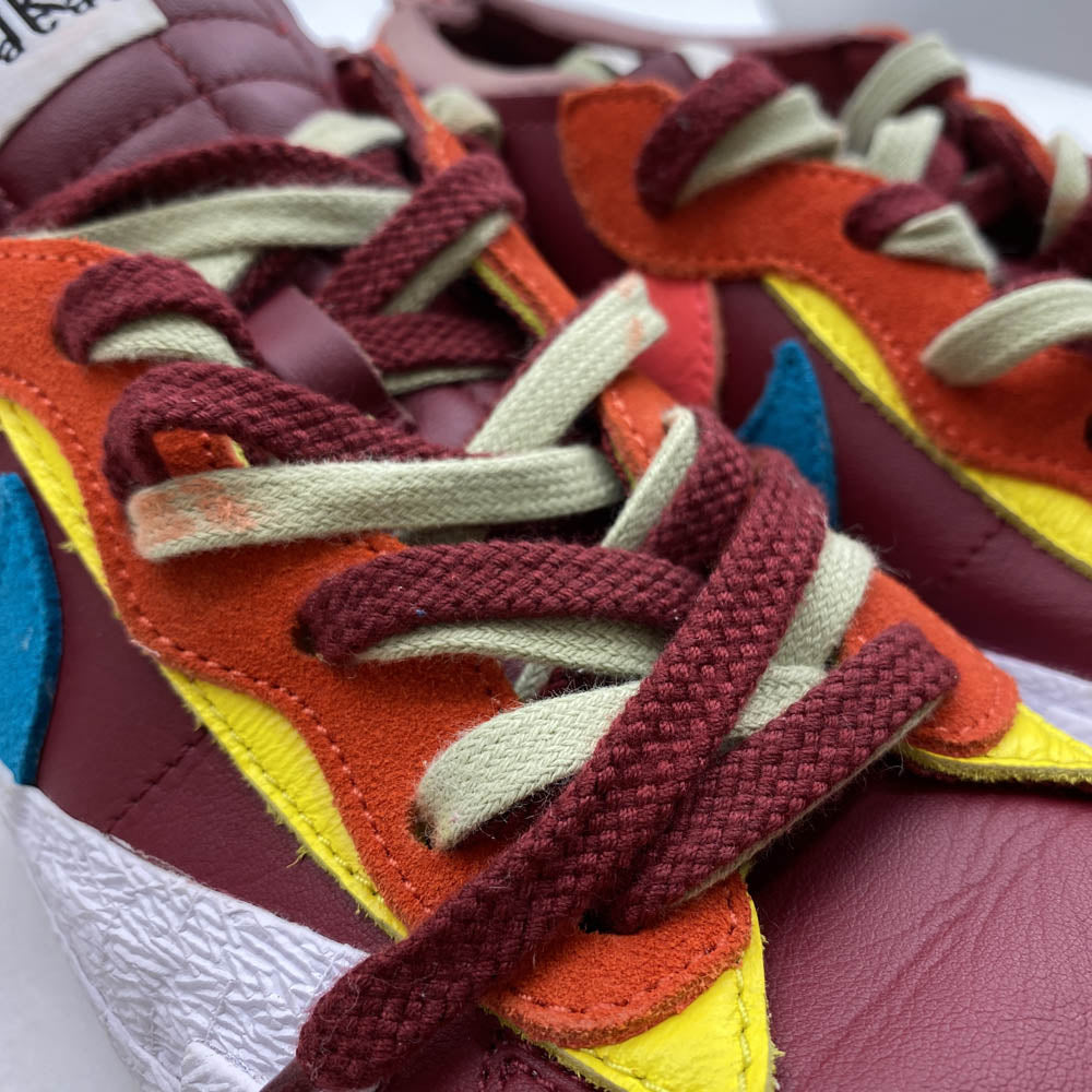 NIKE ナイキ DM7901-600 × sacai サカイ KAWS カウズ Blazer Low Team Red ブレーザー ローカットスニーカー ワインレッド系 27cm【中古】
