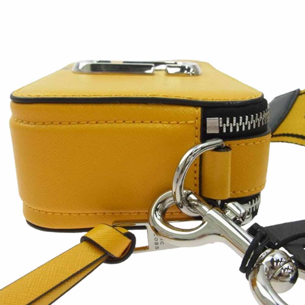 MARC JACOBS マークジェイコブス M0016815-735 × PEANUTS ピーナッツTHE SNAPSHOT ザ スナップショット ダブルJ ショルダー カメラバッグ イエロー系【新古品】【未使用】【中古】