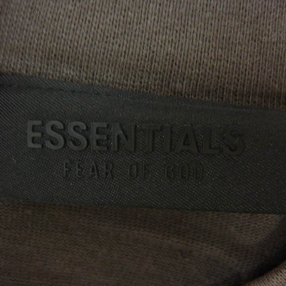 FEAR OF GOD フィアオブゴッド ESSENTIALS エッセンシャルズ ラバー ロゴ Tシャツ 半袖カットソー チャコール系 M【中古】