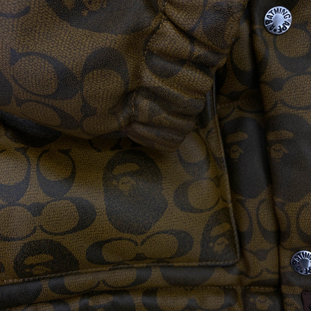 A BATHING APE アベイシングエイプ 001HJG231902X COACH コーチ LEATHER DOWN JACKET Wネーム シープスキン レザー ダウンジャケット ブラウン系 L【美品】【中古】