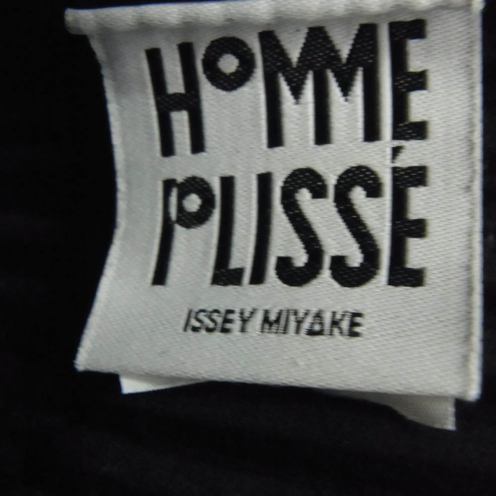 HOMME PLISSE ISSEY MIYAKE オム プリッセ イッセイミヤケ SHOULDER BAGS UTILITY BAG プリーツ加工 ユーティリティ ショルダーバッグ ブラック系【中古】