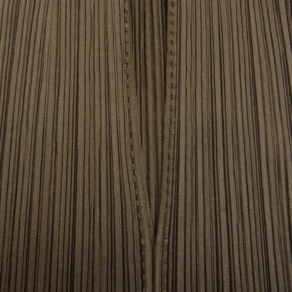 PLEATS PLEASE プリーツプリーズ イッセイミヤケ 7558033 プリーツ加工 ボトルネック ノースリーブ スキッパー カットソー カーキ系 3【中古】