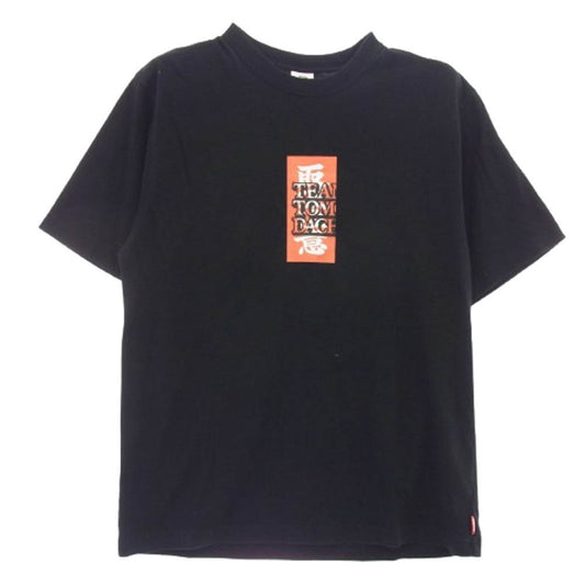 BlackEyePatch ブラックアイパッチ 取扱注意 センターロゴ 半袖 Tシャツ ブラック系 M【中古】