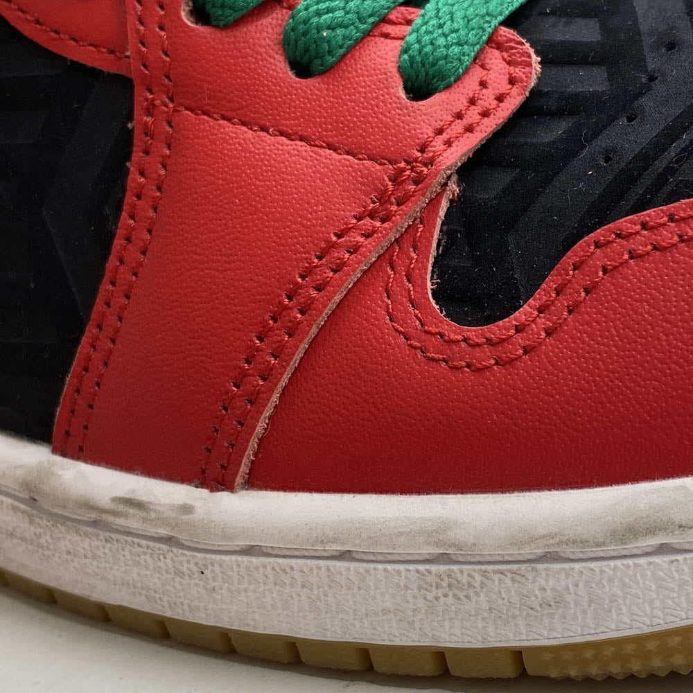 NIKE AIR JORDAN ナイキ ジョーダン DQ8417-006 Air Jordan 1 Mid Christmas AJ1 エアジョーダン ミッドカット クリスマス スニーカー レッド系 26cm【中古】