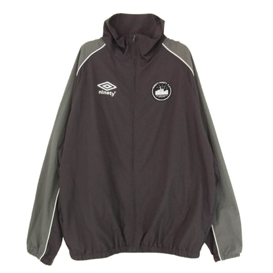 アンブロ― NN1630 9090 City Logo Nylon Jacket シティロゴ ナイロン トラックジャケット ダークグレー系 XL【中古】