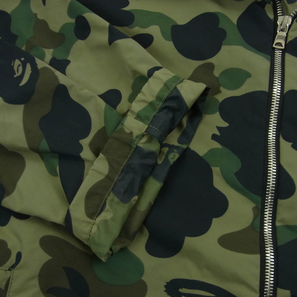 A BATHING APE アベイシングエイプ 猿迷彩 ジップアップ ナイロン ジャケット カモフラージュ グリーン系 M【中古】