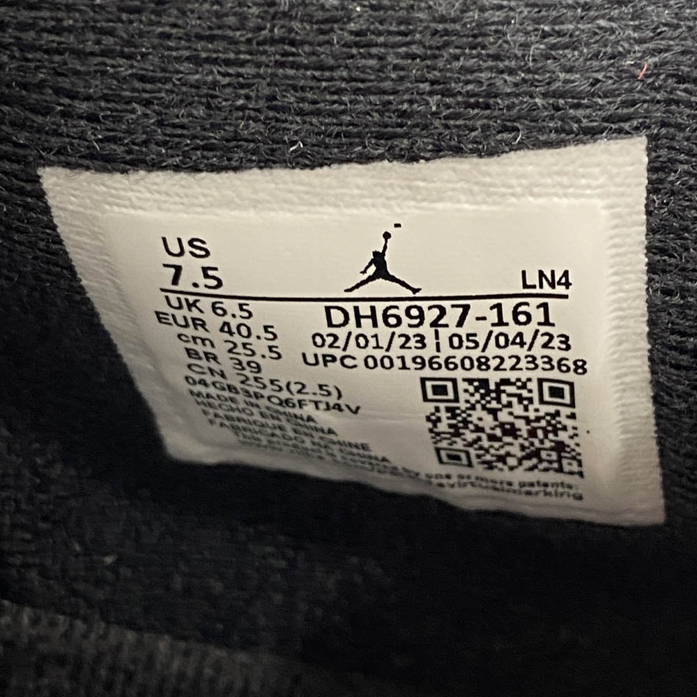 NIKE ナイキ DH6927-161 Air Jordan 4 Retro Red Cement エアジョーダン4 レトロ レッドセメント ハイカットスニーカー ホワイト系 25.5cm【中古】