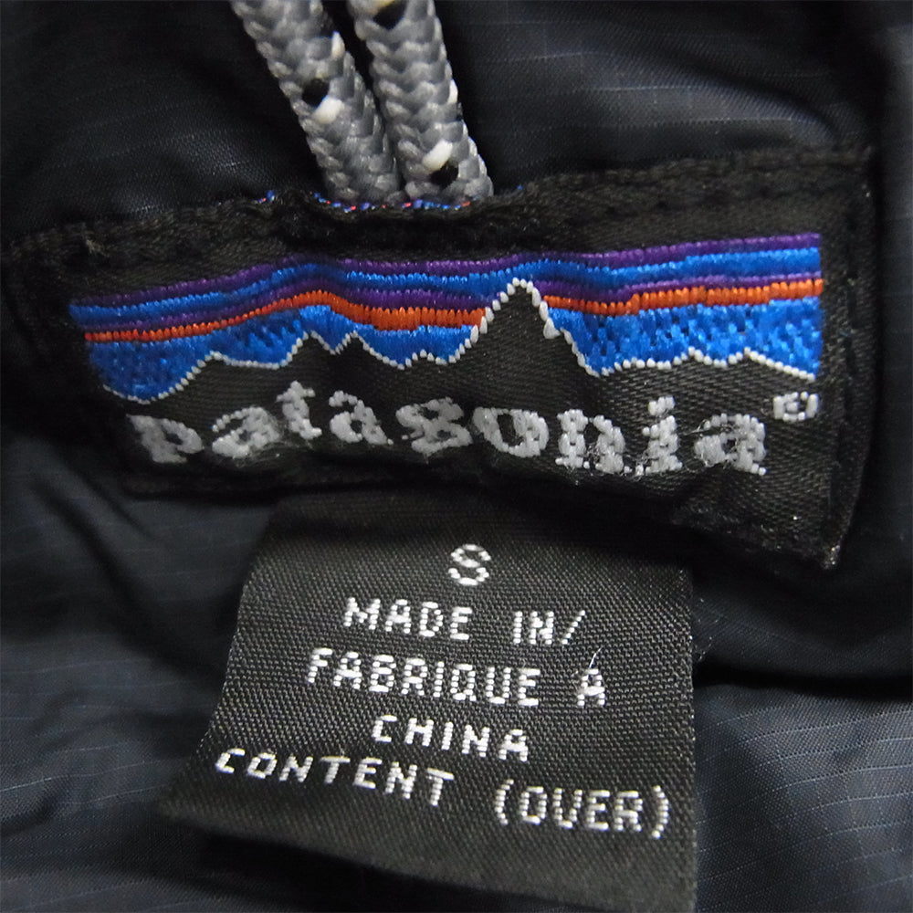 patagonia パタゴニア 01AW 84098 01年製 BLACK × NAVY DAS PARKA ダス パーカー 中綿 ジャケット スタッフサック付属 ブラック系 S【中古】