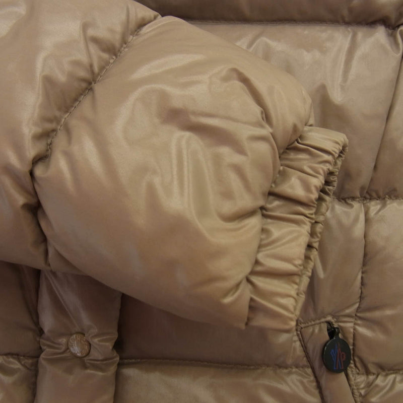 MONCLER モンクレール Z7HJ097 スープリームスタグ ビッグロゴワッペン