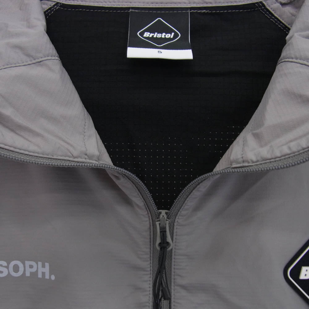 F.C.R.B. エフシーアールビー 25SS FCRB-250051 BREATHABLE TRAIL JACKET ブリーザブル トレイルジャケット ナイロンジャケット グレー系 S【新古品】【未使用】【中古】