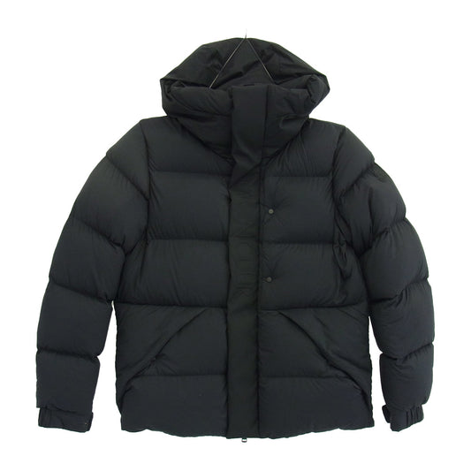 MONCLER モンクレール I20911A00201 53333 MADEIRA マデイラ エンボスロゴ ダウンジャケット ブラック系 3【中古】