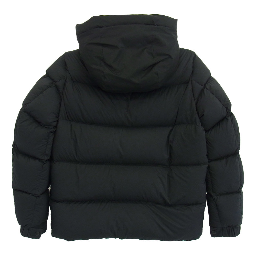 MONCLER モンクレール I20911A00201 53333 MADEIRA マデイラ エンボスロゴ ダウンジャケット ブラック系 3【中古】