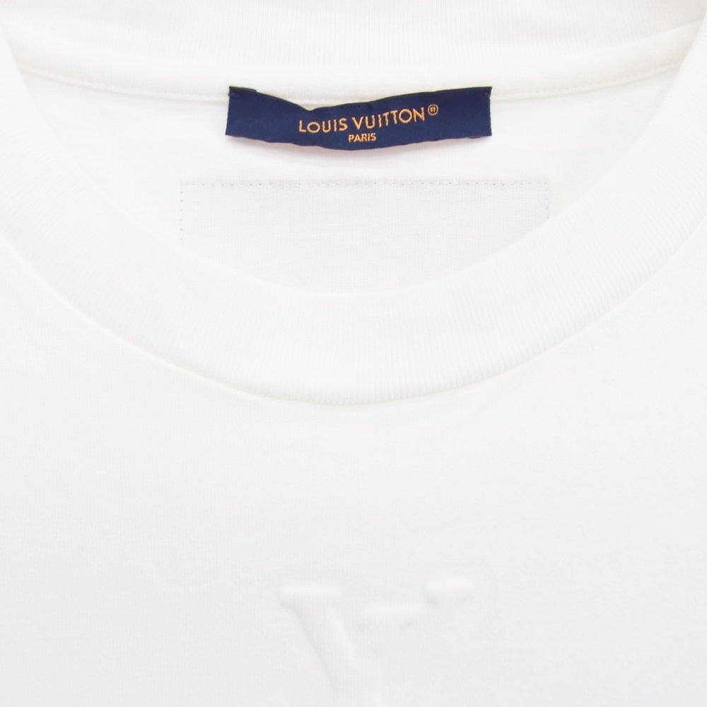 LOUIS VUITTON ルイ・ヴィトン 25SS RM251Q DT3 HNY55W イタリア製 エンボス LVロゴ 半袖 Tシャツ ホワイト系 L オフホワイト系 L【美品】【中古】