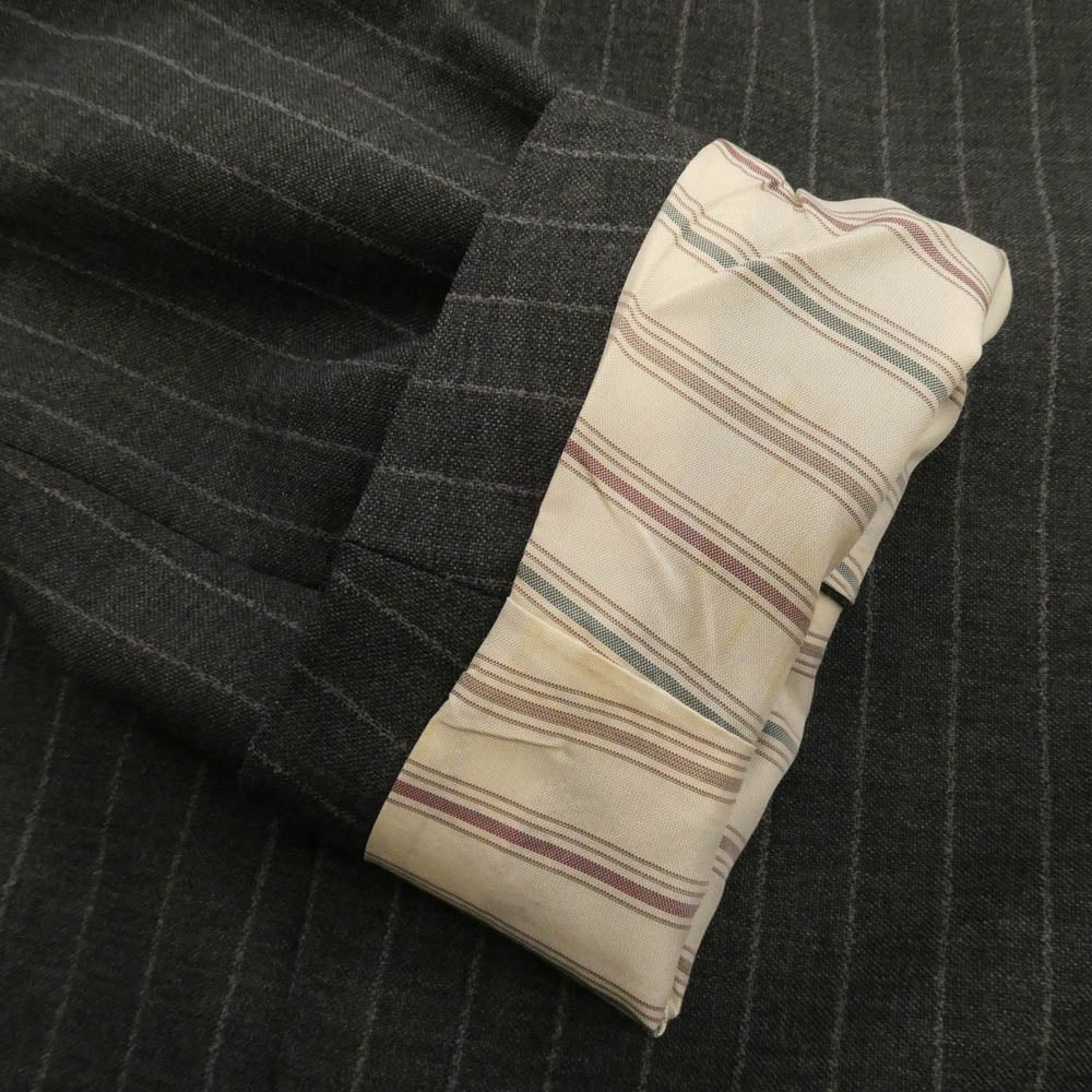 LARDINI ラルディーニ JI801AQ ブートニエール付き ウール ストライプ 3Bテーラード ジャケット スラックス パンツ スーツ セットアップ グレー系 44 REG【中古】