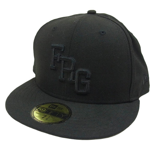 FRAGMENT DESIGN フラグメントデザイン × New Era 59FIFTY ニューエラ フィフティー FRG ロゴ刺繍 ベースボール キャップ ブラック系 7 3/8【中古】