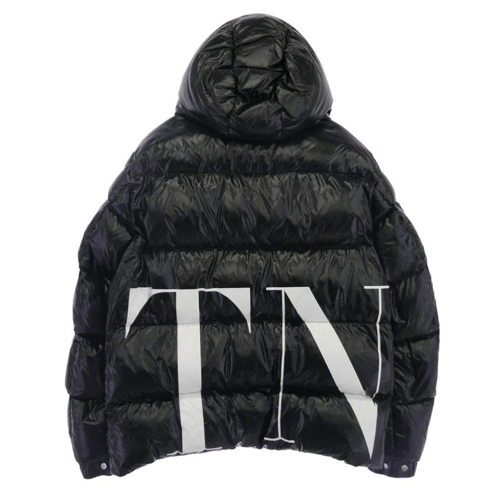 MONCLER モンクレール 18-19AW QV0CN00ACUX × VALENTINO ヴァレンティノ VLTNロゴ ダウン ジャケット ブラック系 48【中古】
