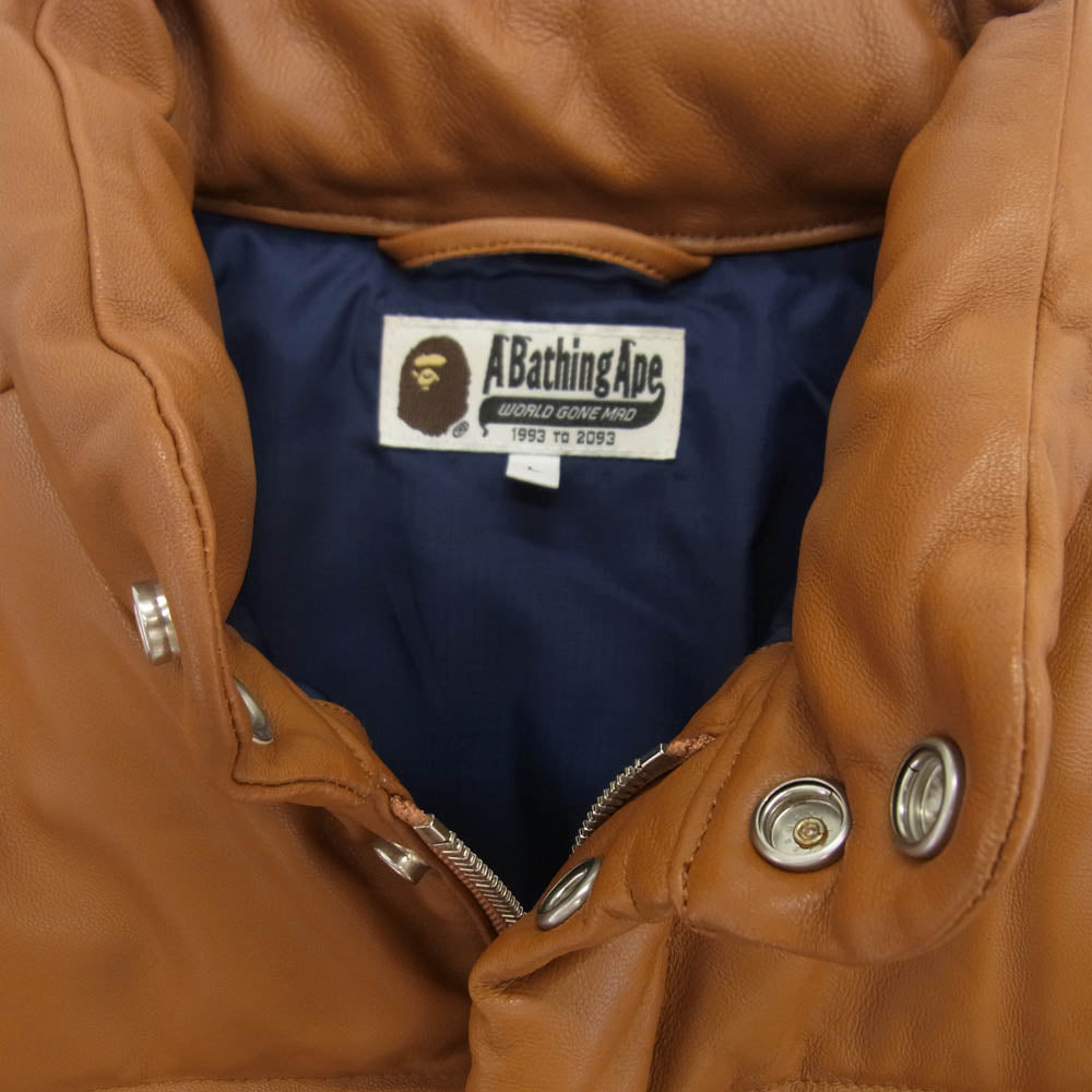 A BATHING APE アベイシングエイプ 23AW 001DNJ801006M レザー クラシック ダウンジャケット ブラウン系 L【中古】