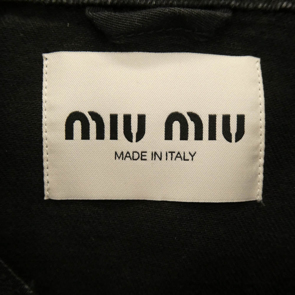 MIUMIU ミュウミュウ GWB148 S000 24年モデル カットオフ加工 ロゴ クロップド デニム ブルゾン ジャケット ブラック系 36【中古】