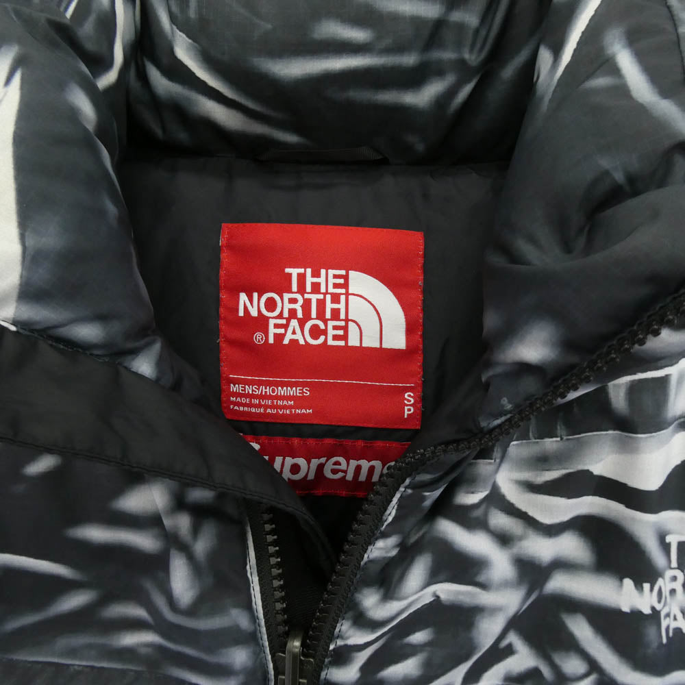 Supreme シュプリーム 23SS ND02300I ×The North Face Trompe Loeil Printed Nuptse Jacket ノースフェイス トロンプ ルイユ プリンティド ヌプシ ジャケット ダウン グレー系 S【中古】
