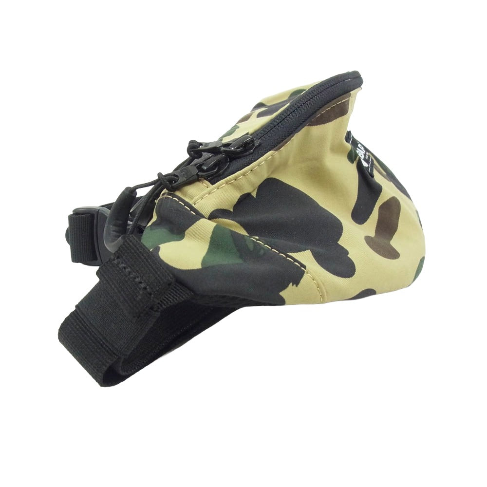 A BATHING APE アベイシングエイプ カモ柄 ウエストポーチ ボディバッグ カーキ系 F【美品】【中古】