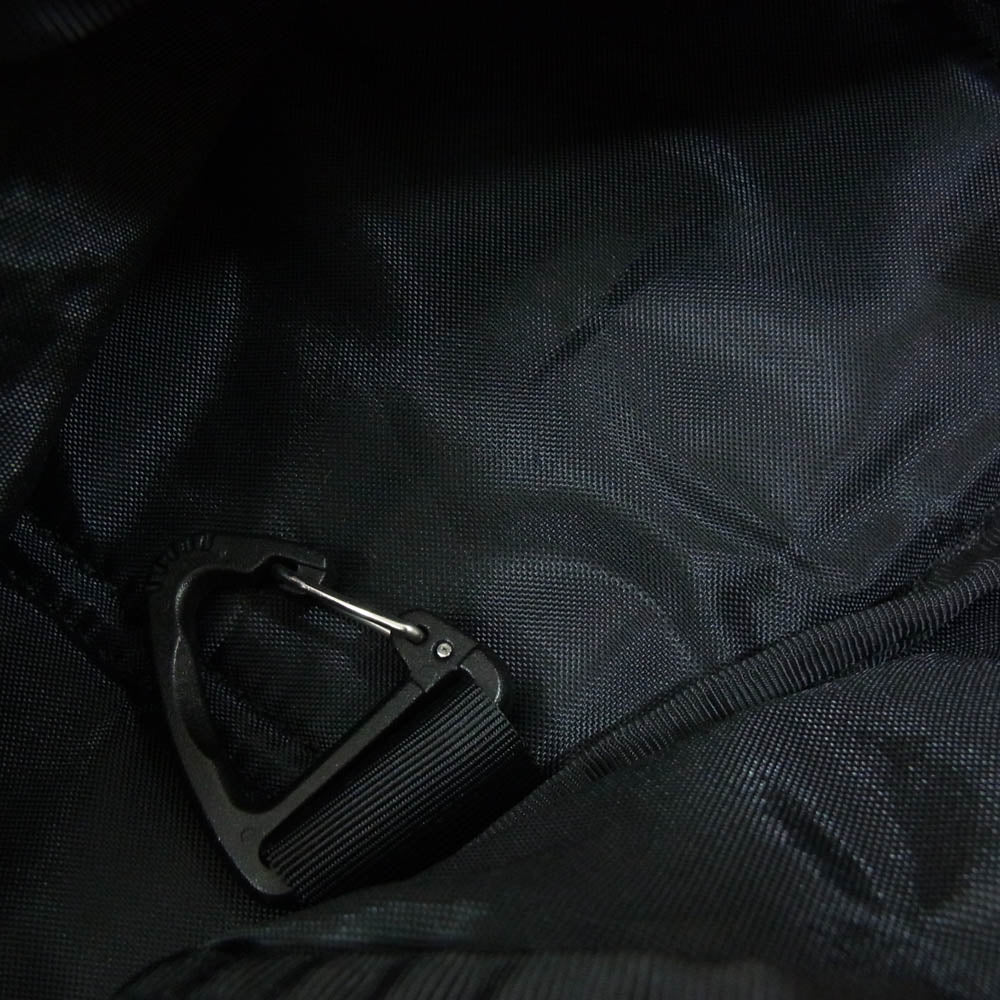 A BATHING APE アベイシングエイプ カモ柄 ウエストポーチ ボディバッグ カーキ系 F【美品】【中古】