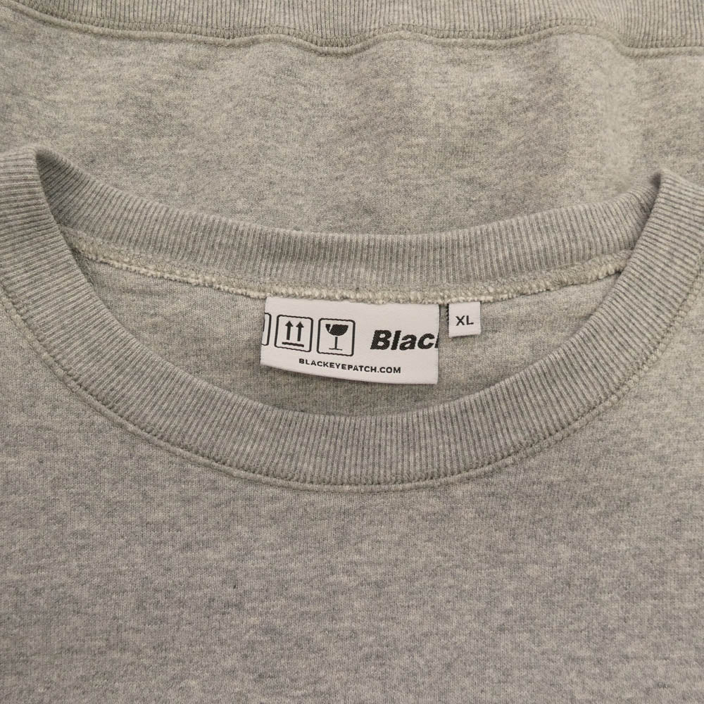 BlackEyePatch ブラックアイパッチ × APHRODITE GANG アフロディーテギャング BEPXAGH CREW SWEAT 取扱注意 バック刺繍 クルーネック スウェット トレーナー グレー系 XL【中古】