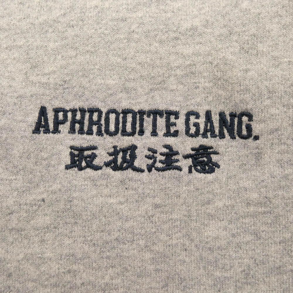 BlackEyePatch ブラックアイパッチ × APHRODITE GANG アフロディーテギャング BEPXAGH CREW SWEAT 取扱注意 バック刺繍 クルーネック スウェット トレーナー グレー系 XL【中古】