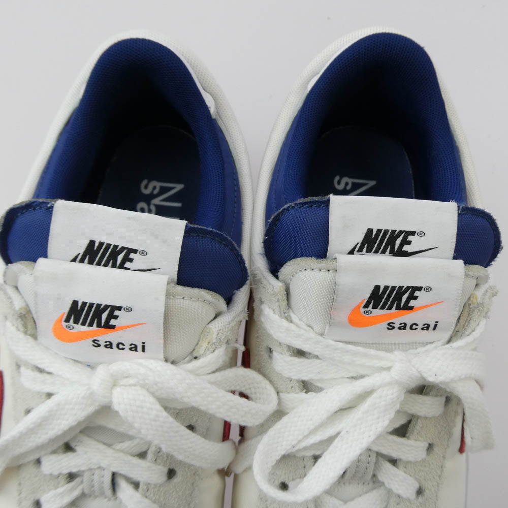 NIKE ナイキ DQ0581-100 × sacai サカイ Zoom Cortez White and University Red ズーム コルテッツ ユニバーシティレッド スニーカー ホワイト系 レッド系 ブルー系 27cm【中古】