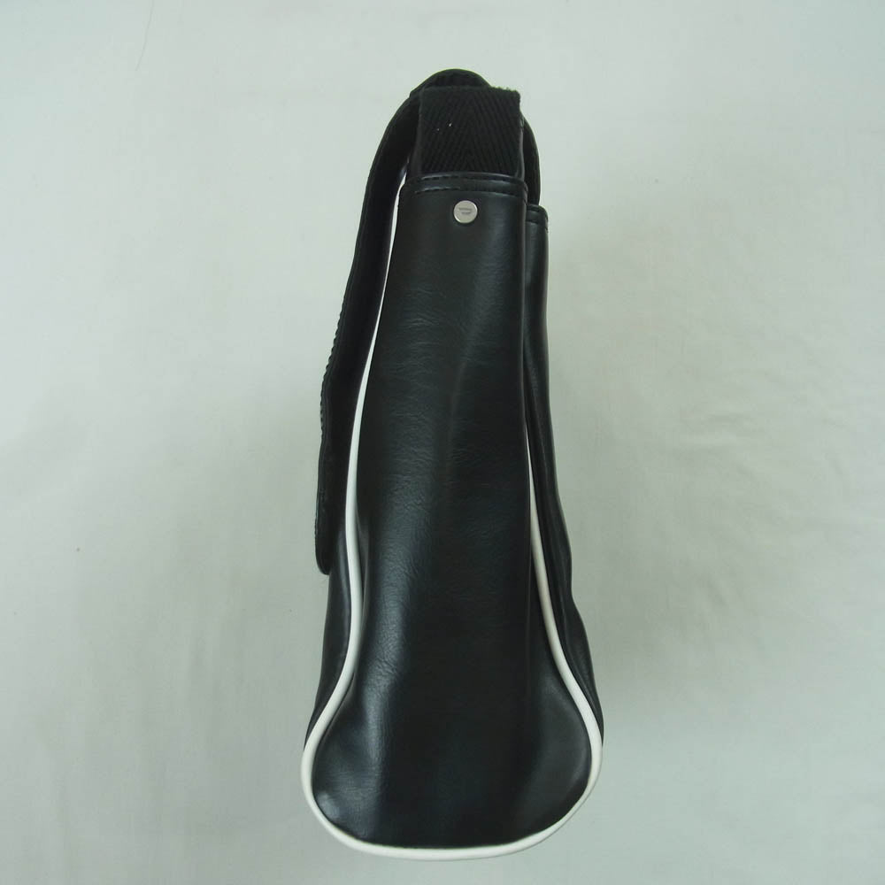 DIESEL ディーゼル レザー メッセンジャーバッグ ショルダーバッグ 中国製 ブラック系【中古】