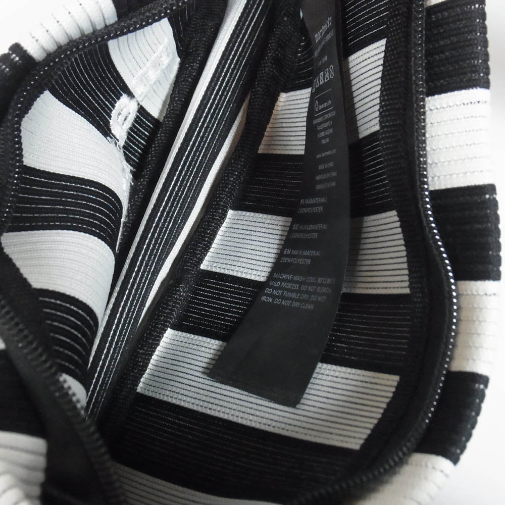 marimekko マリメッコ 94146 ニット ストライプ ロゴ刺繍 ショルダー バッグ ブラック系【美品】【中古】
