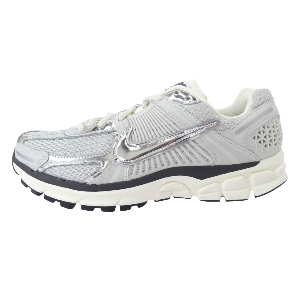 NIKE ナイキ FD0884-025 Women's Zoom Vomero 5 ウィメンズ ズーム ボメロ スニーカー ホワイト系 シルバー系 28.5cm【極上美品】【中古】