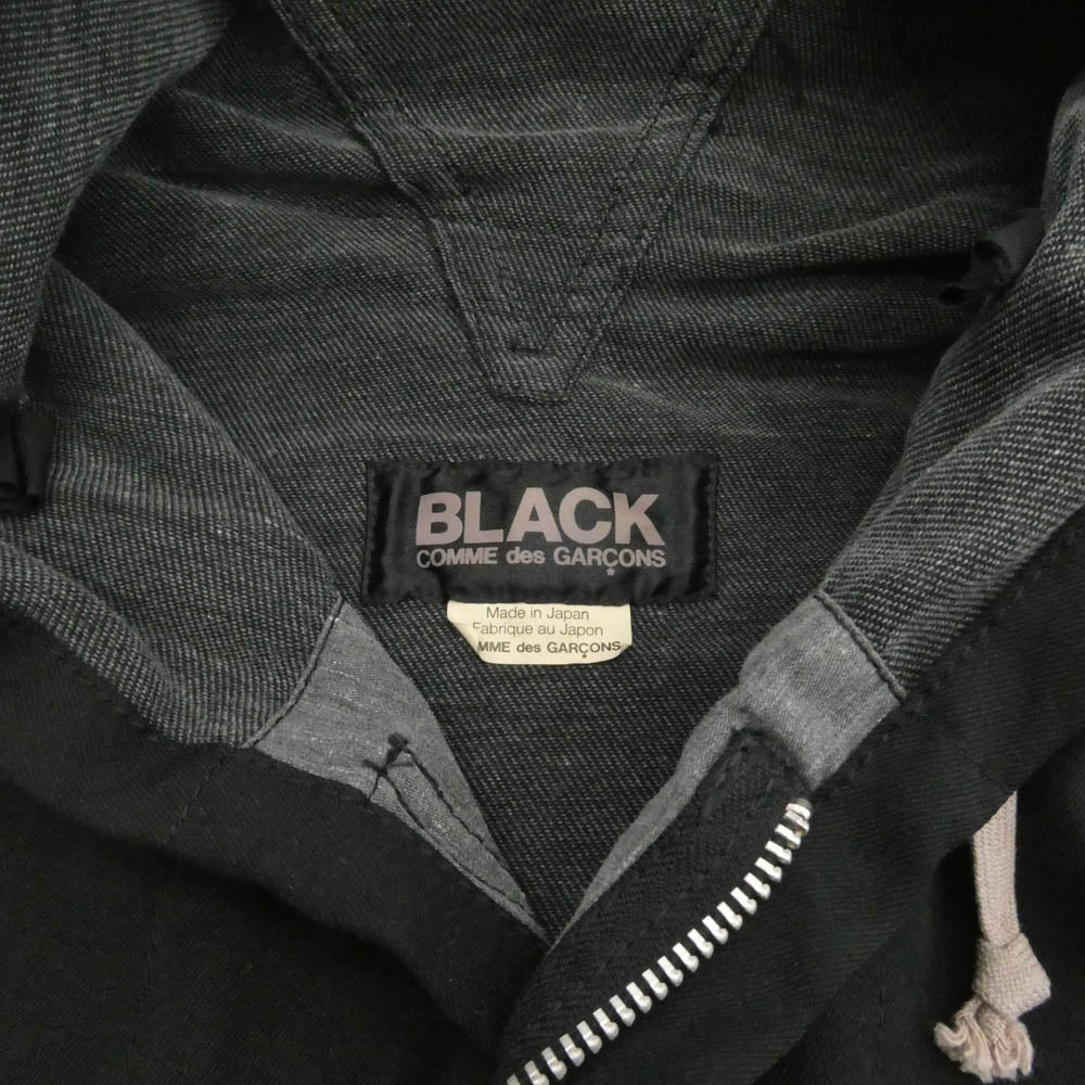 BLACK COMME des GARCONS ブラックコムデギャルソン AD2010 1G-J024 エステル製品加工 ポリ縮 ポリエステル縮絨 フーデッド ケープ ポンチョ ブラック系【中古】