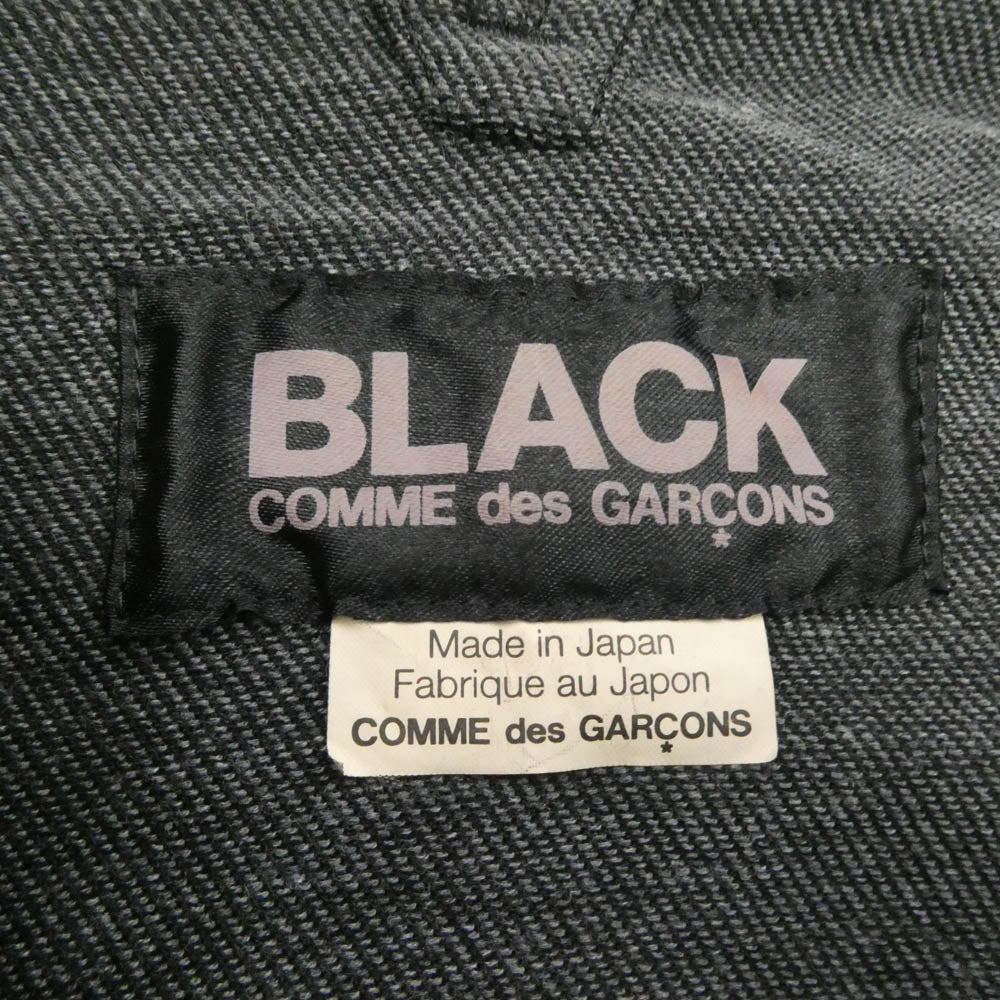 BLACK COMME des GARCONS ブラックコムデギャルソン AD2010 1G-J024 エステル製品加工 ポリ縮 ポリエステル縮絨 フーデッド ケープ ポンチョ ブラック系【中古】